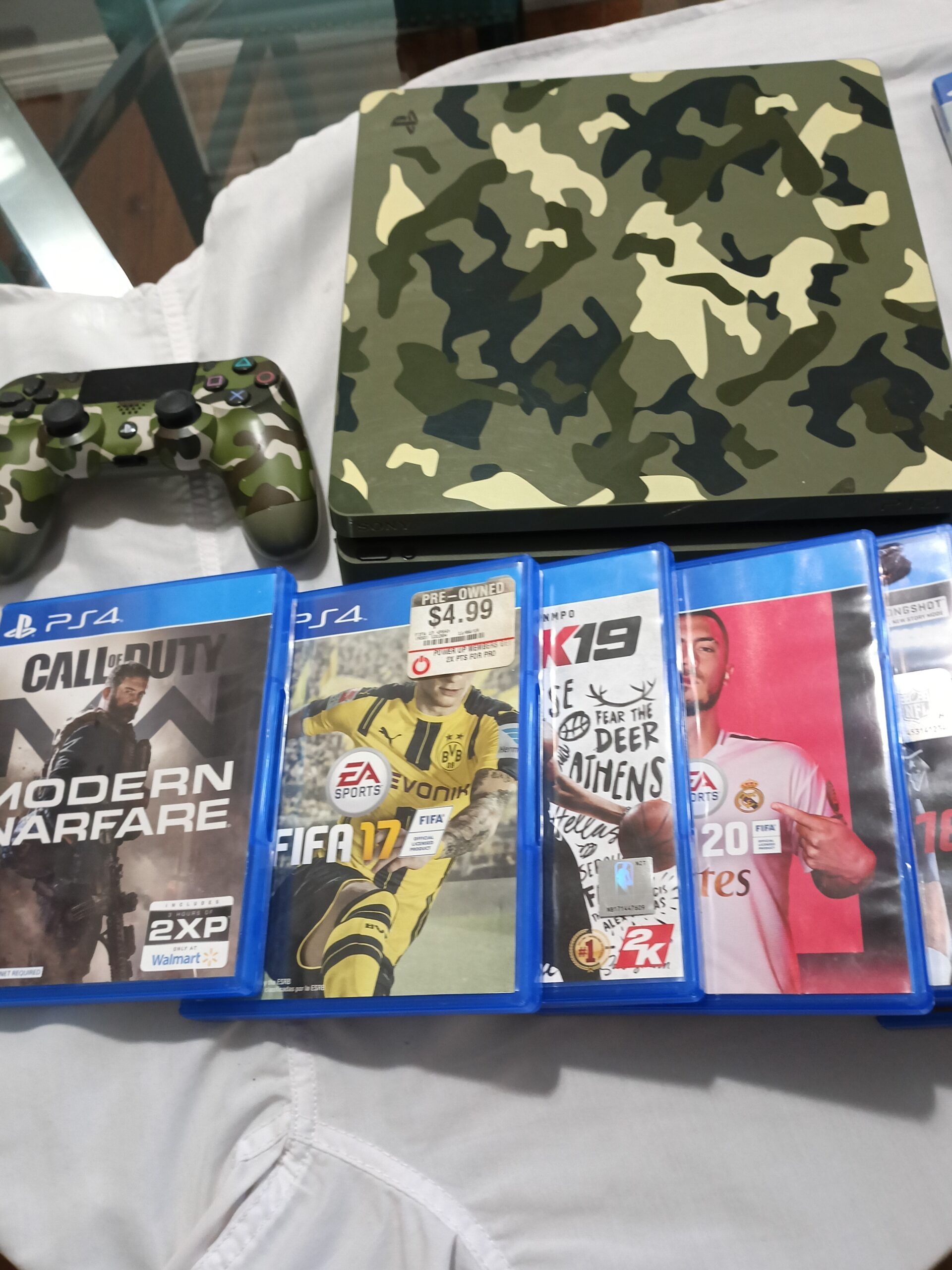 PlayStation 4 Slim 1TB WW2 Edition - Image 2