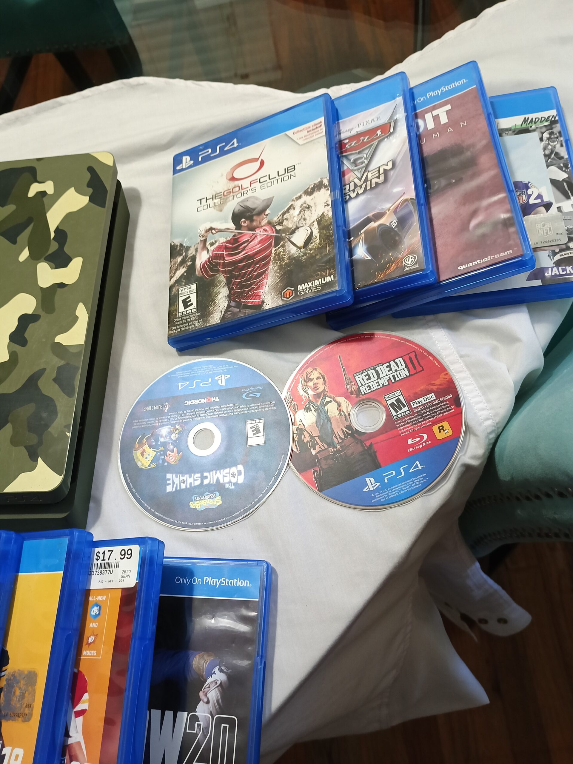 PlayStation 4 Slim 1TB WW2 Edition - Image 4