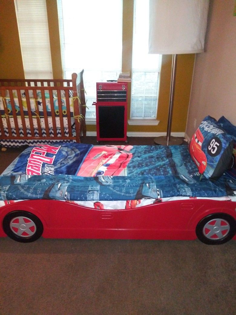 Toddler Red Car Bed - Image 4