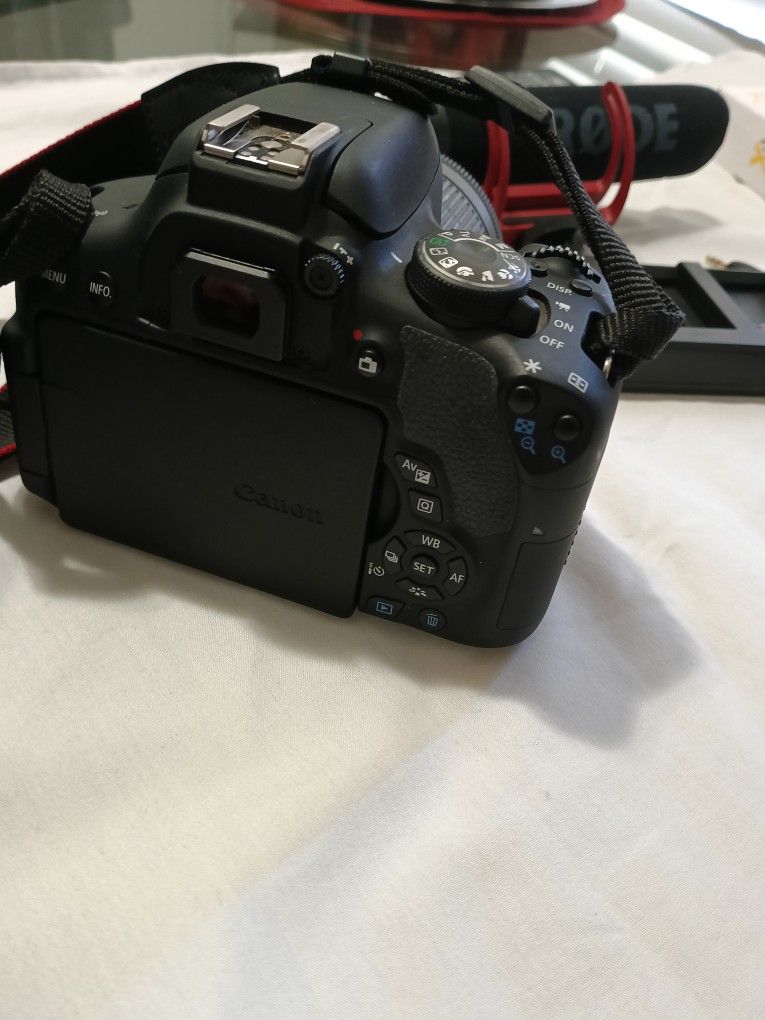 Canon T6i DSLR Camera w/Rode Mic - Image 6